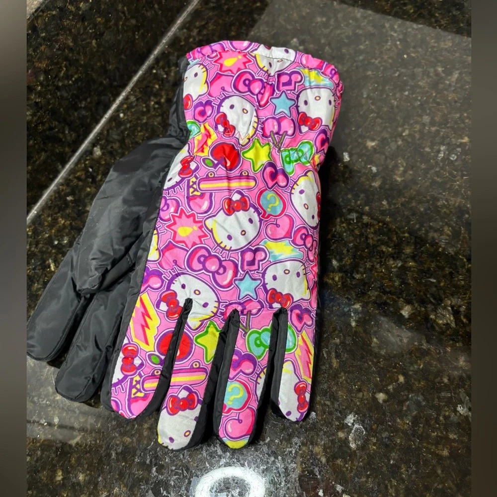 HELLO KITTY NWT Ski Gloves